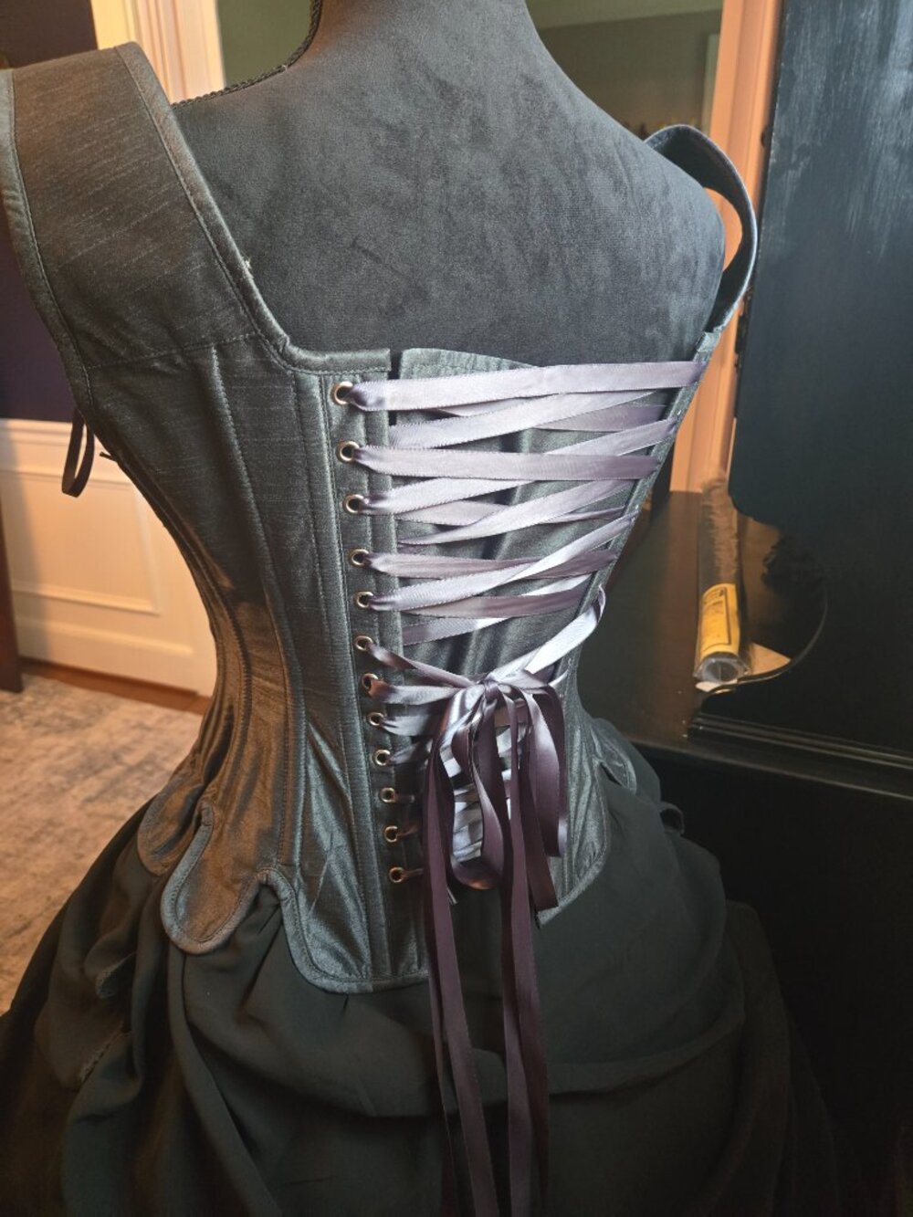 Historically Inspired Overbust Corset - Picture 2 of 2